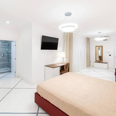 Apartments Hotel Real Suite Napoli Chiaia Mergellina المظهر الخارجي الصورة