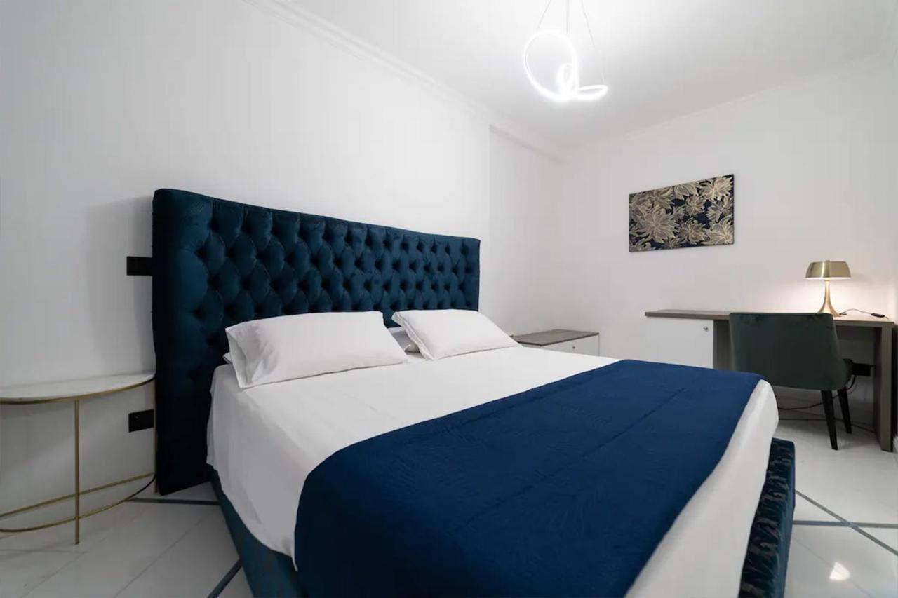 Apartments Hotel Real Suite Napoli Chiaia Mergellina المظهر الخارجي الصورة