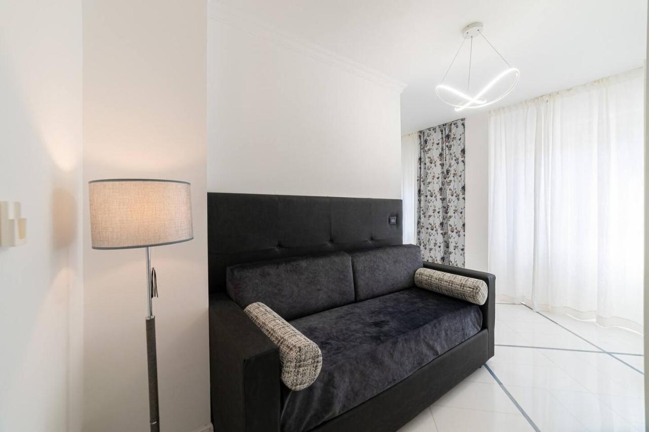 Apartments Hotel Real Suite Napoli Chiaia Mergellina المظهر الخارجي الصورة