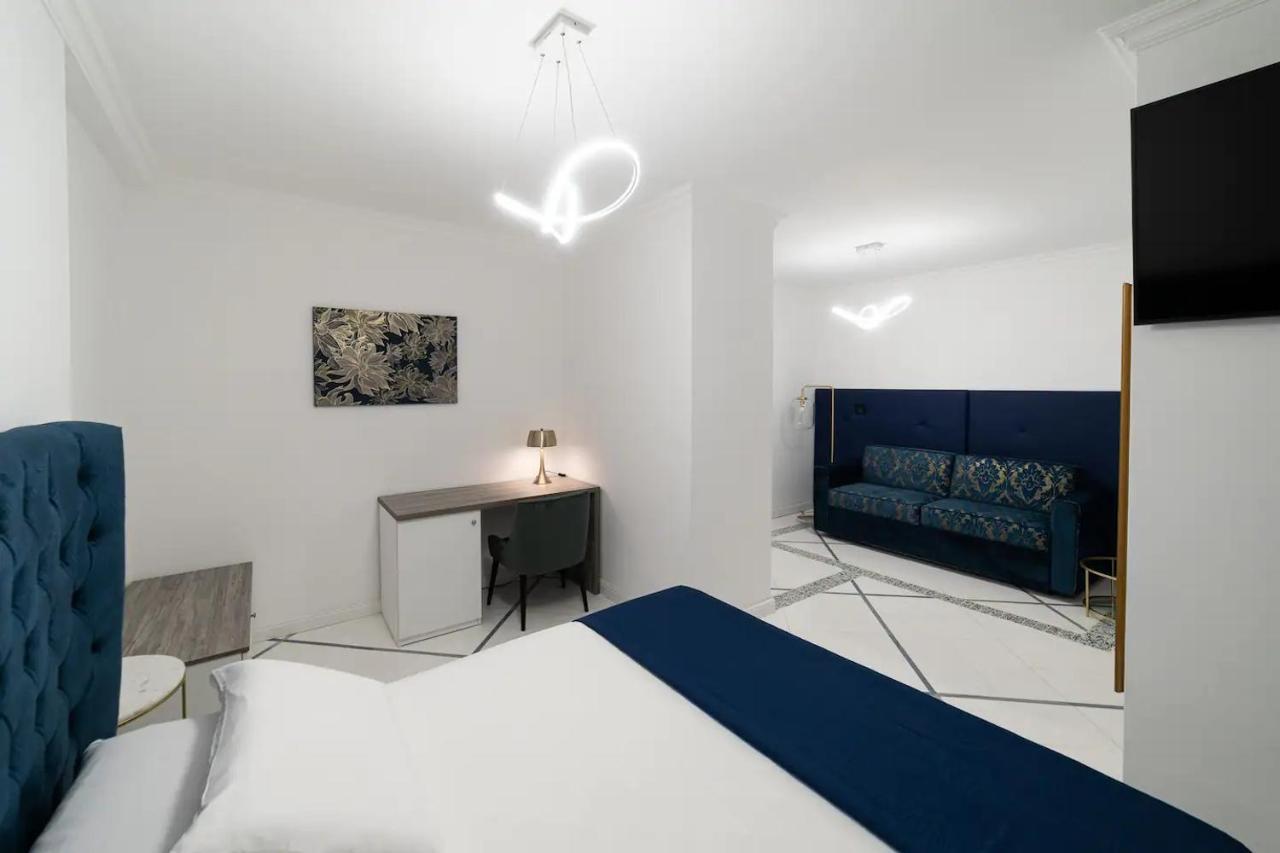 Apartments Hotel Real Suite Napoli Chiaia Mergellina المظهر الخارجي الصورة