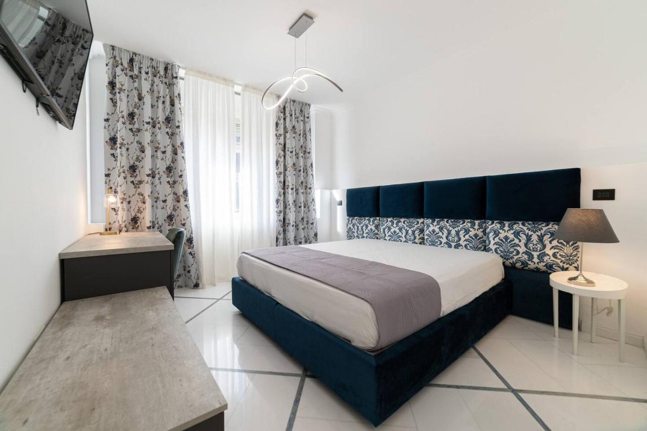 Apartments Hotel Real Suite Napoli Chiaia Mergellina المظهر الخارجي الصورة