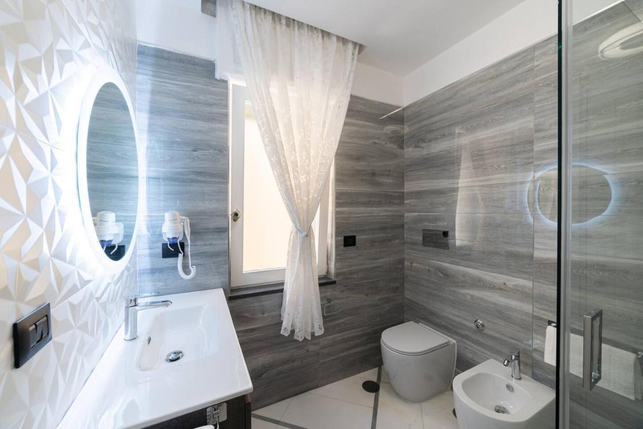 Apartments Hotel Real Suite Napoli Chiaia Mergellina المظهر الخارجي الصورة