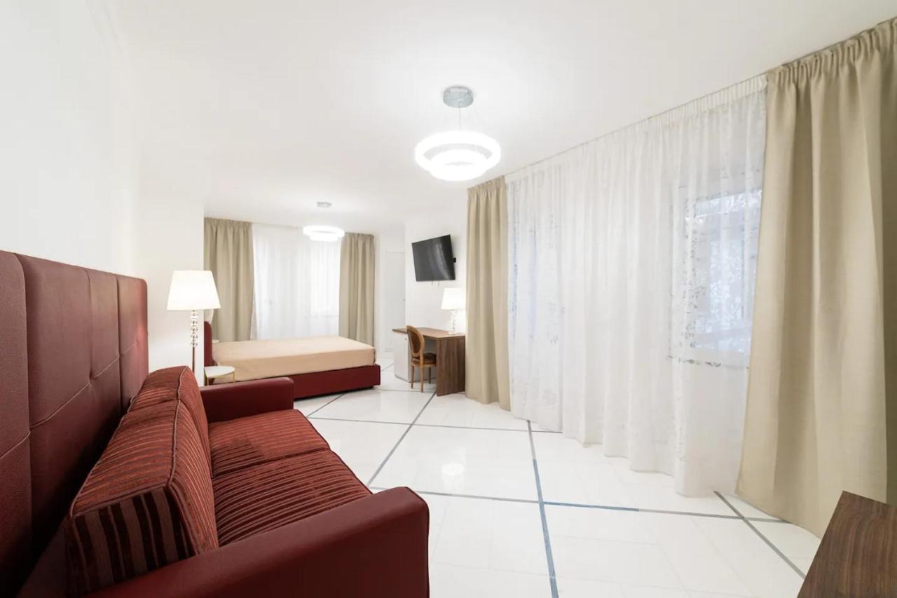 Apartments Hotel Real Suite Napoli Chiaia Mergellina المظهر الخارجي الصورة