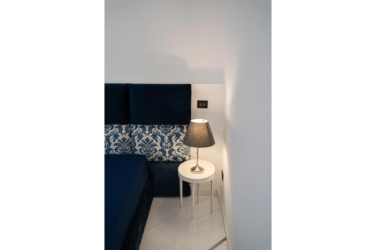 Apartments Hotel Real Suite Napoli Chiaia Mergellina المظهر الخارجي الصورة