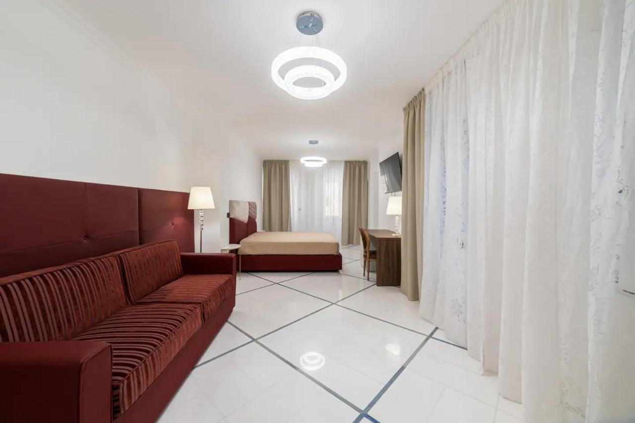 Apartments Hotel Real Suite Napoli Chiaia Mergellina المظهر الخارجي الصورة